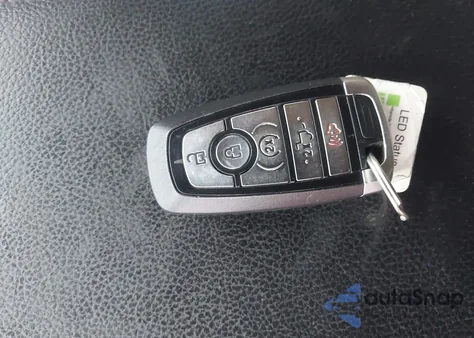 2017 Ford F-250 Lariat z USA, uszkodzony, nr VIN 1FT7W2B66HEC36063